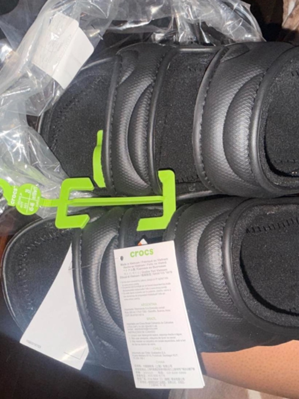 CROCS Men's Classic Cozzy Overpuff Slide in Black - Picture 3 of 7